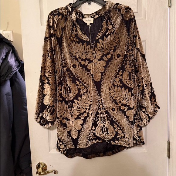 Umgee Tops - Women’s size 2x umgee top